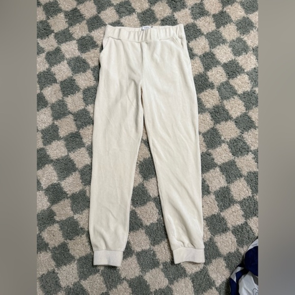B.YOUNG THE COLLECTION NWT cream pull on ankle velour sweatpants size small
